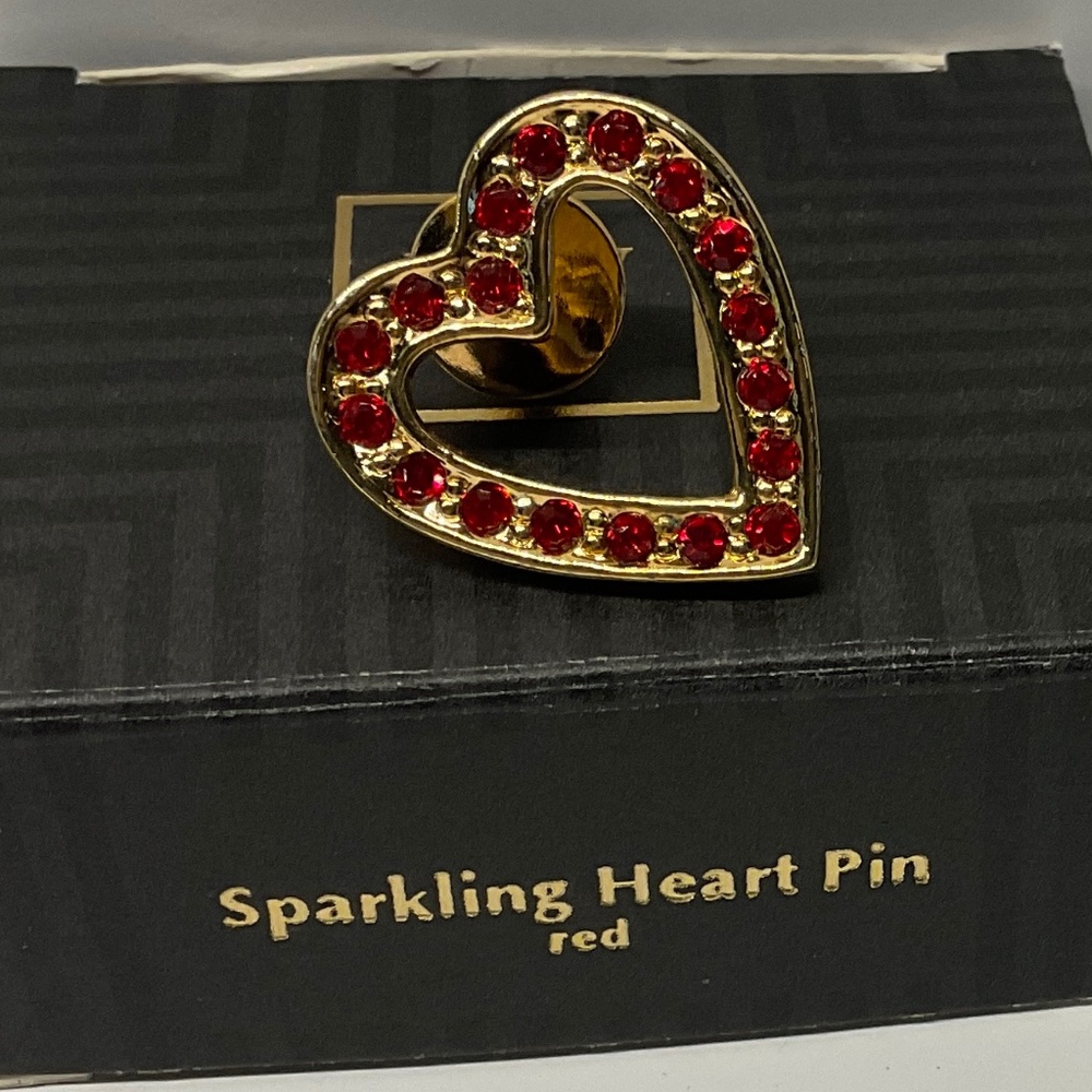 Avon Sparkling Red Heart Pin Brooch Vintage 1992 Valentine